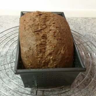 Master Class Brotbackform 23 cm perforiert – Bild 8