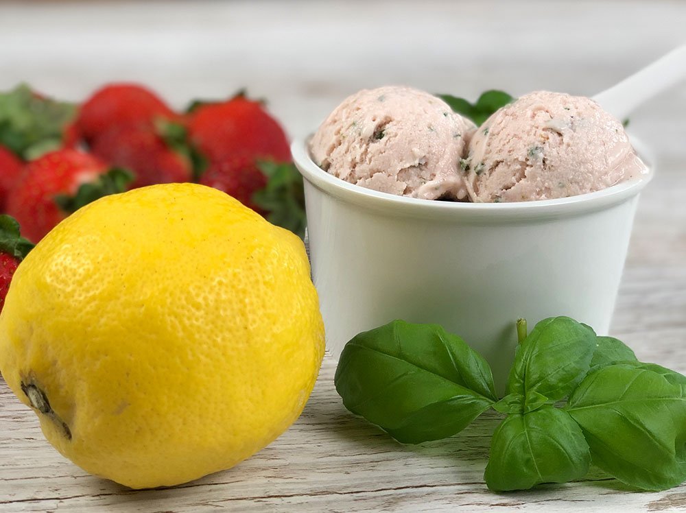 Rezept Erdbeer-Zitrone-Basilikum-Eis low carb zuckerfrei